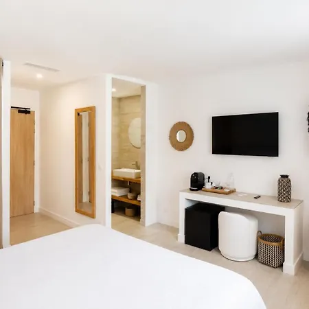 Casamore Hotel *